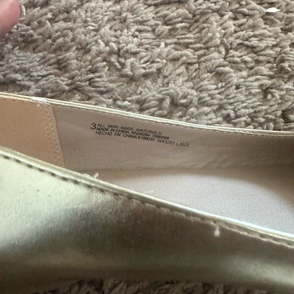 Preloved Gold Glitter Girls Flats - Picture 3 of 5